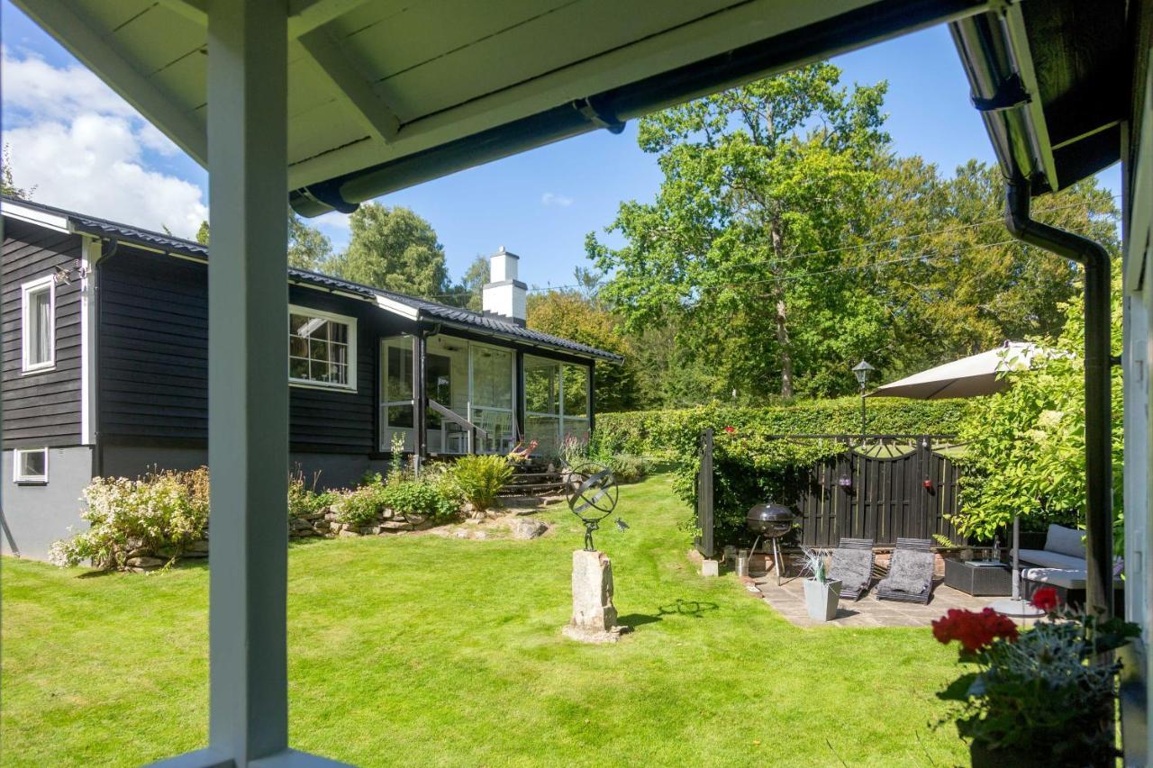 Very Nice Cottage By The Lake. Lursjoen! Hästveda Exterior photo